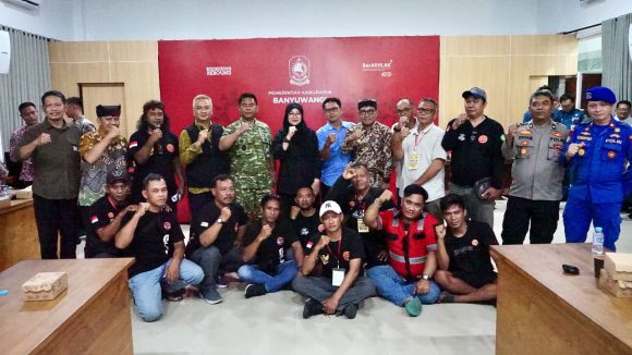 Berlangsung Gayeng, Bupati Ipuk dan Sopir Truk Bahas Solusi Kemacetan Pelabuhan Ketapang