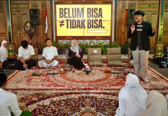 1001140179 Hari Santri Nasional, Pemkab Banyuwangi Bekali Santri Wawasan Bisnis Digital dan Media Sosial