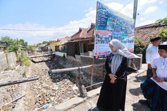 1001141187 Tinjau Sungai Kalimati, Bupati Ipuk Siapkan Penanganan Terintegrasi dan Berkelanjutan