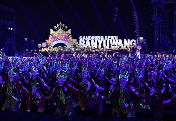 1001147953 Bangga Tampil di Gandrung Sewu Banyuwangi, Penari : Ingin Ikut Lagi Tahun Depan