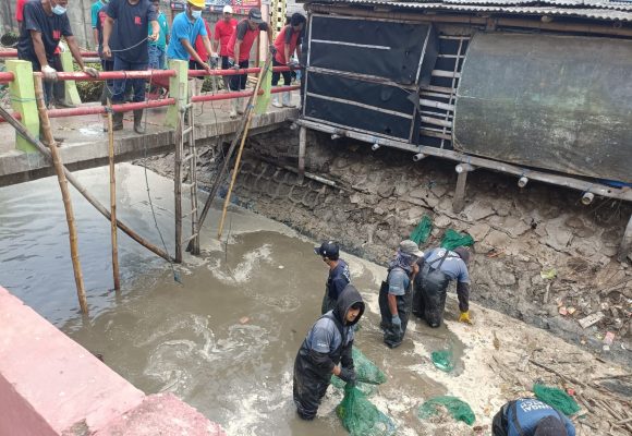 1001152286 Libatkan Berbagai Unsur, Sungai Kalimati Muncar Kembali Dibersihkan