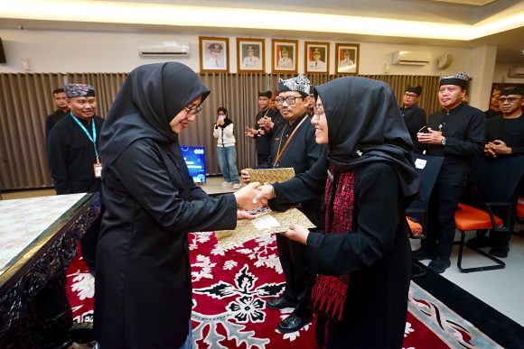1001155646-1 Pemkab Tekankan Pendidikan Karakter, Kepala Sekolah Diminta Hadir dan Peka terhadap Persoalan Siswa