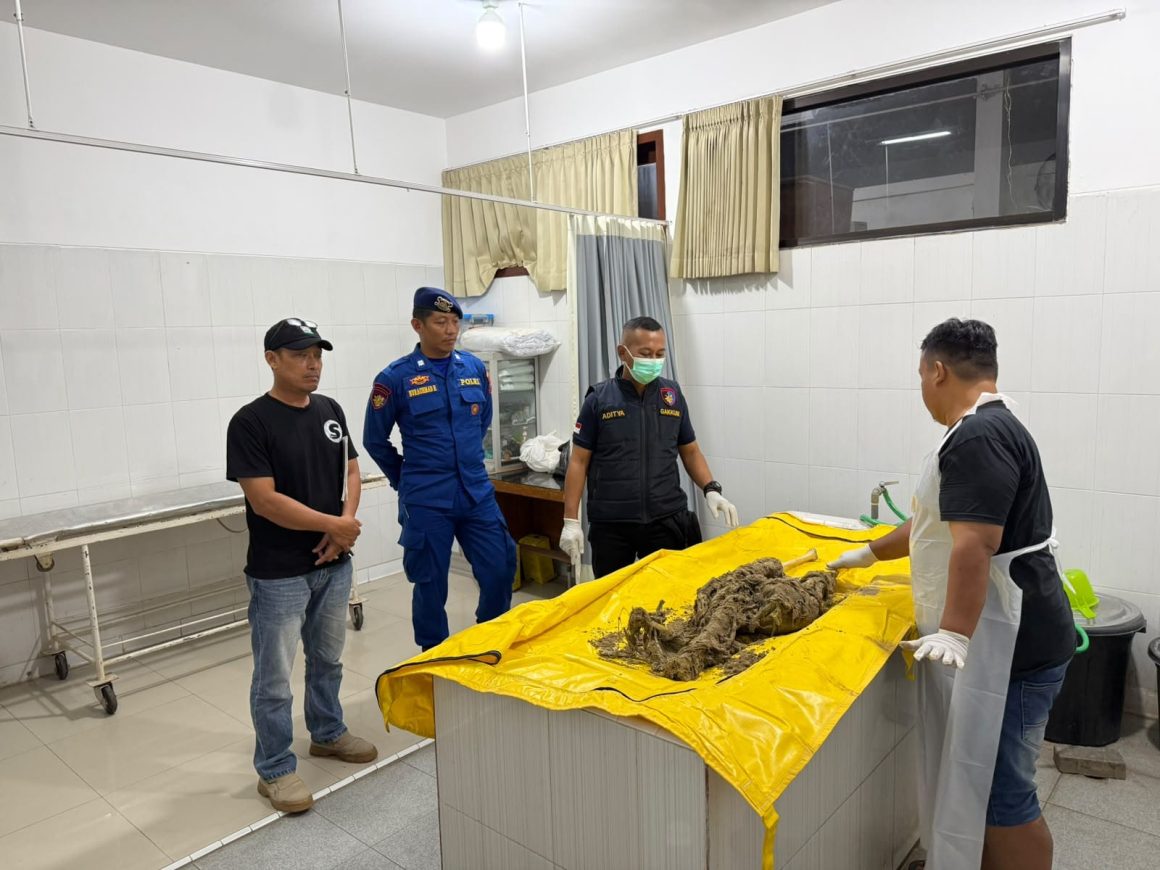 Kerangka Manusia Tanpa Kepala Ditemukan di Pantai Mustika Banyuwangi