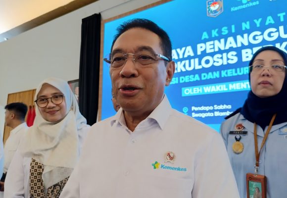 Usai Tinjau Rumah Sakit di Genteng, Wamenkes Benjamin: Meski di Pinggiran, Fasilitasnya Lengkap